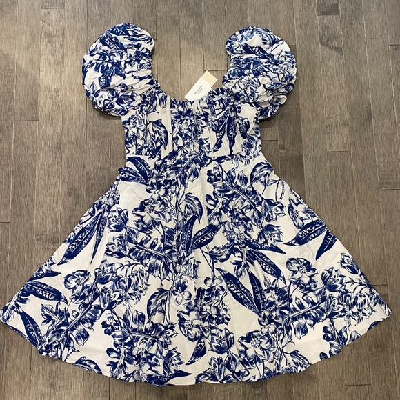 Abercrombie & Fitch Dresses & Skirts - 🚫 SOLD 🚫 NWT Abercrombie & Fitch Ruched Puff Sleeve Mini Dress
